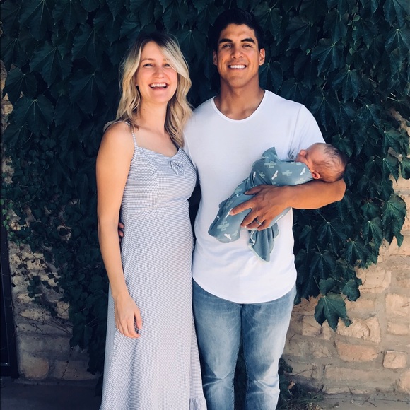 Meet your Posher, Carrie - Picture 3 of 3